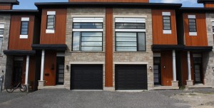 Service de reparation de porte de garage et de reparation ouvre porte de garage Quebec | Longpre inc.